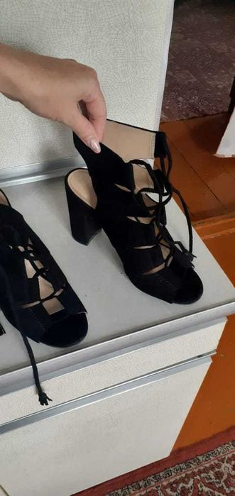 Женская одежда и обувь