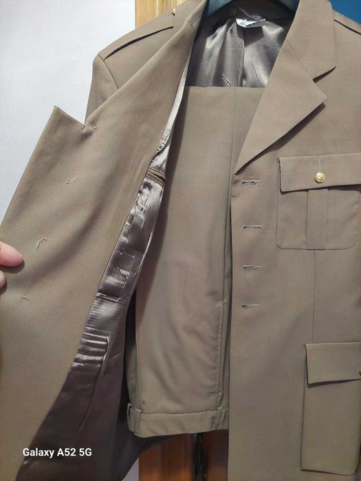 Costum militar de oraș - nou
