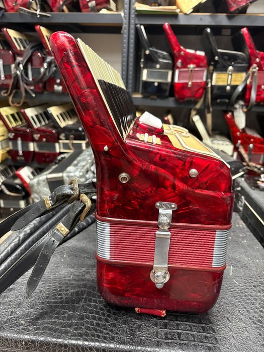Acordeon italian Marotta cu 80 de basi