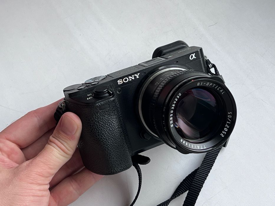 Sony a6500 + 2 объектива, 3 аккума