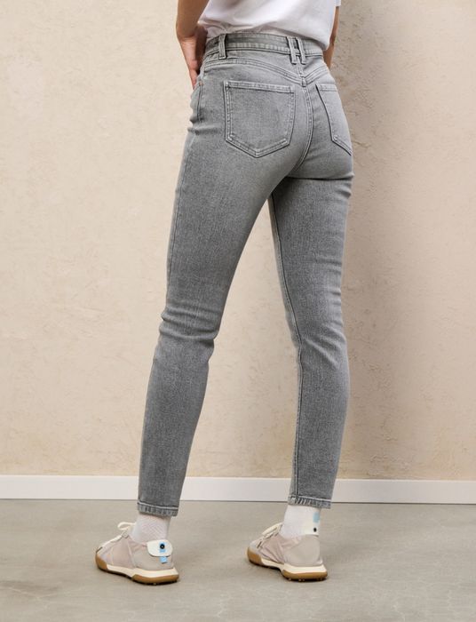 Дамски сиви дънки - размер 40