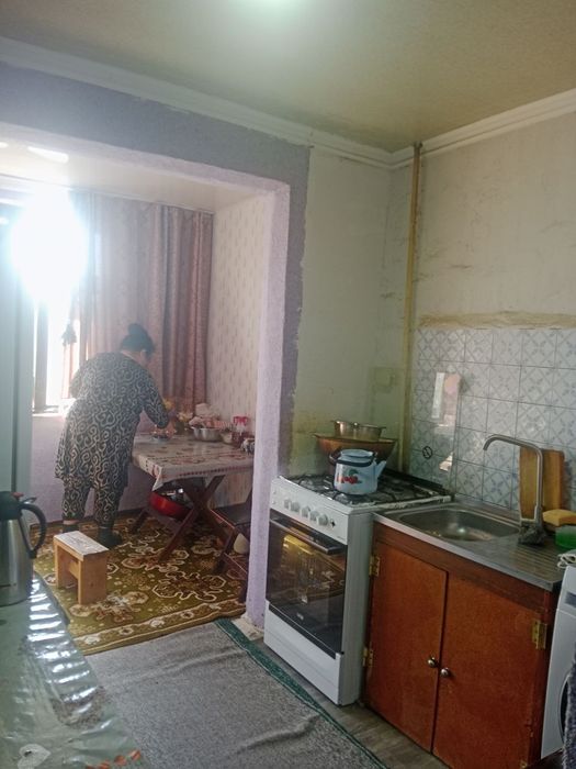 2x honali uy sotiladi  34 000 kelishiladigan joyo bor