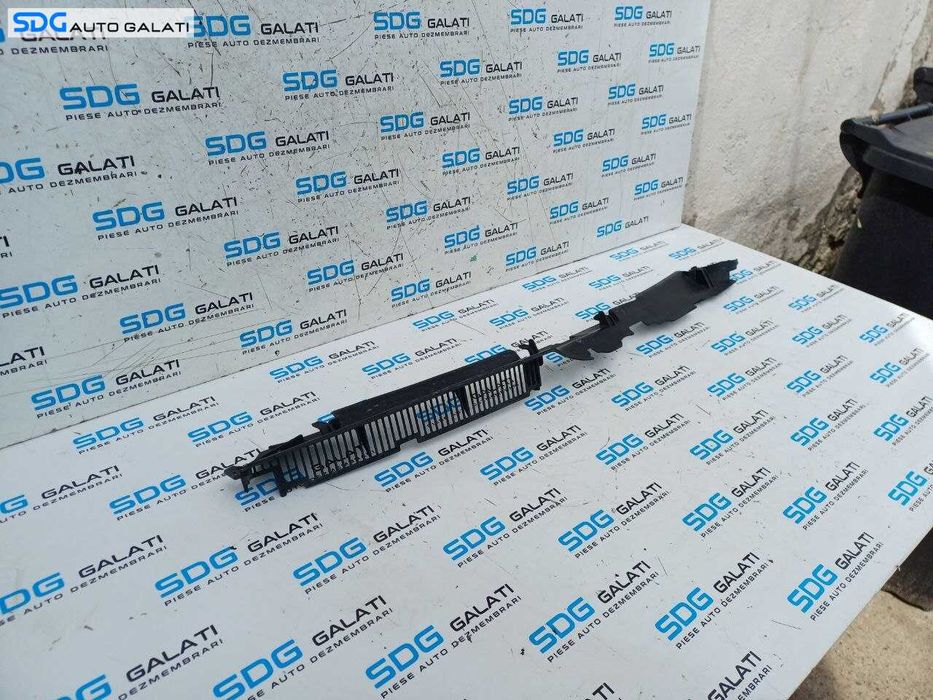 Deflector Central Aer Radiatoare Volkswagen Passat B6 2005 - 2010 Cod 3C0121330 [GB0457]