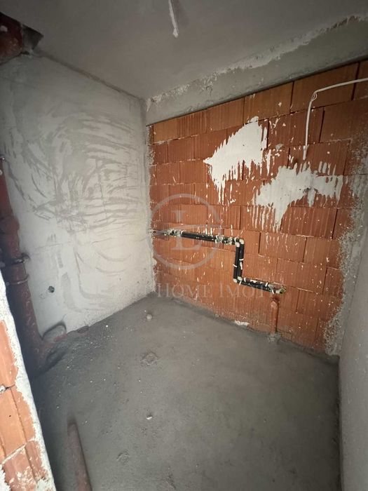 Продава се Двустаен апартамент в Пловдив, Остромила - 56 кв.м за 1367 €/кв.м - Снимка #7