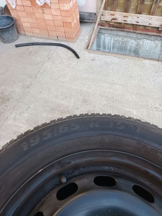 195/65 R15 M+S Ford focus MK2 2010