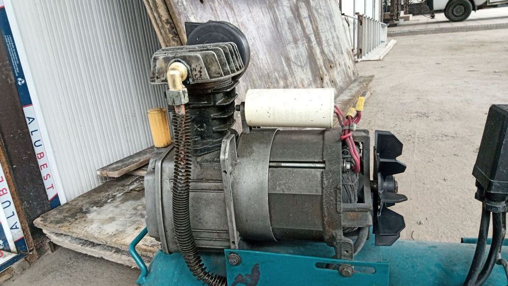 Компрессор сотилади