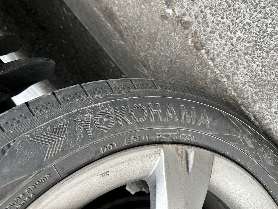 Балон 215/55/R17 Yokohama