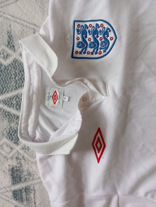 Оригинални тениски на Англия и Барселона