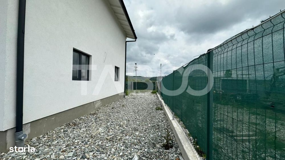 Casa de tip duplex cu curte libera 195 mp acces 2 strazi Mohu Sibiu