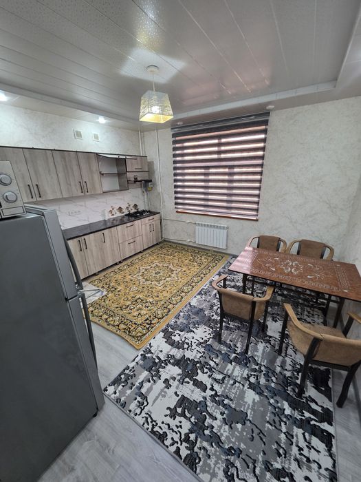 Yangi bozor oldida 3 xona