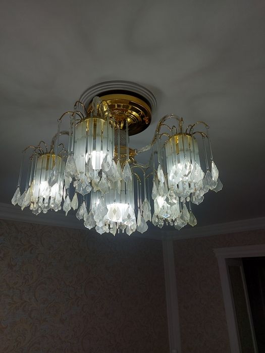 Продаётся люстра 6 рожковая