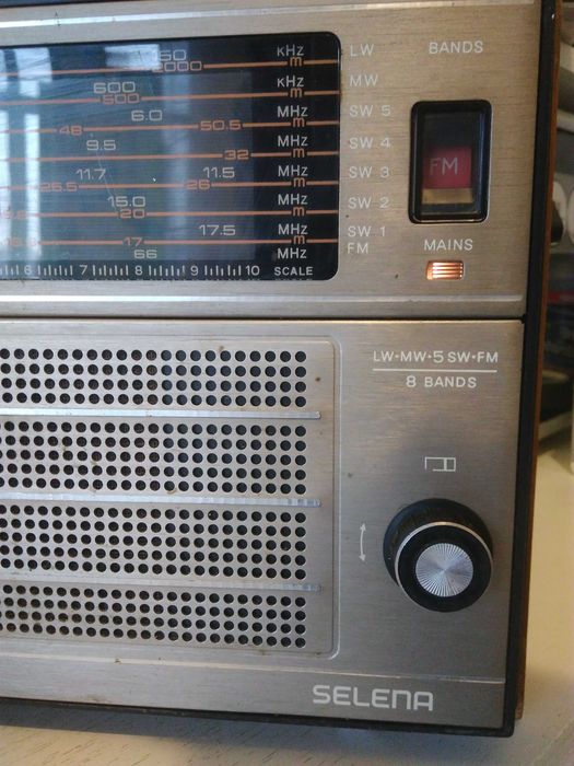 Vand radio vintage Selena.