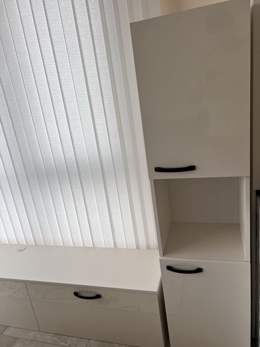 Холна секция- Гланц, ТВ Шкаф, висок модул, рафт-етажерка,Спалня секция