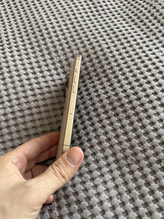 iPhone 16 Pro 512GB Золотой