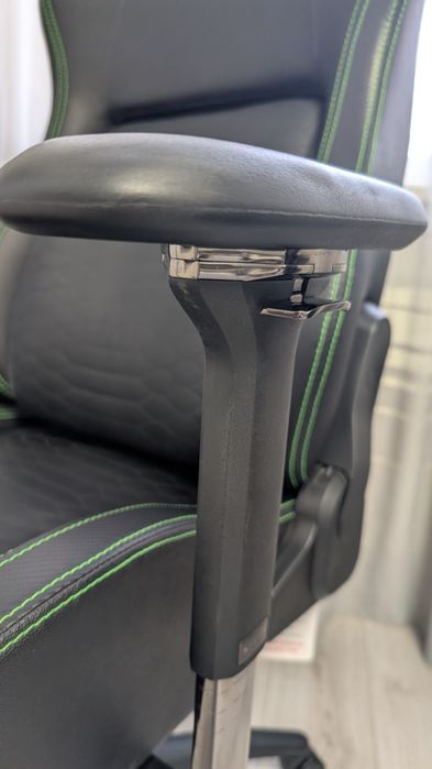 Игровое кресло Razer Iskur XL