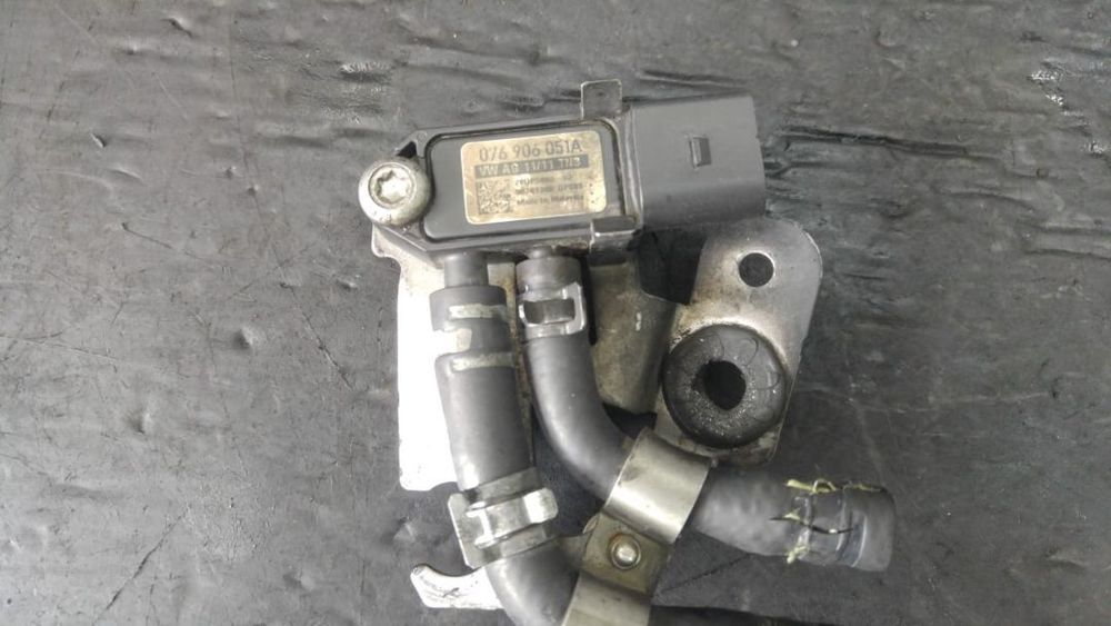 senzor presiune 2.0 tdi bmm audi a3 8p  vw passat b6 golf 5 jetta 076906051a