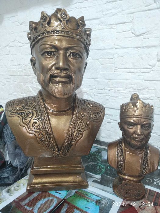 Бюст Амир Тимура