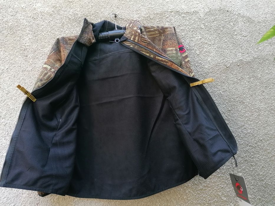 Продавам дамски уиндстопър soft shell Mammut