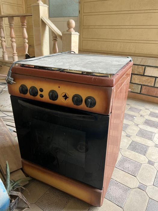 Gaz plita sotiladi ishlidi