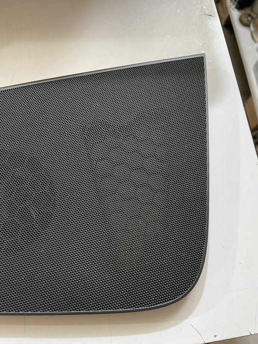 Plasa boxa plansa bord Audi Q5