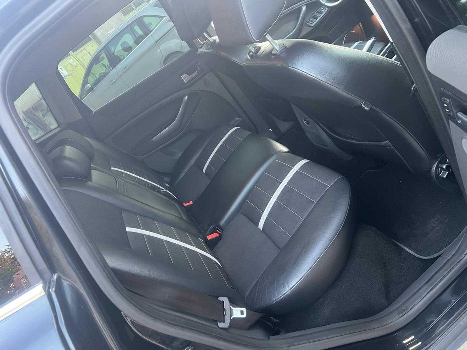 Vând Ford Kuga