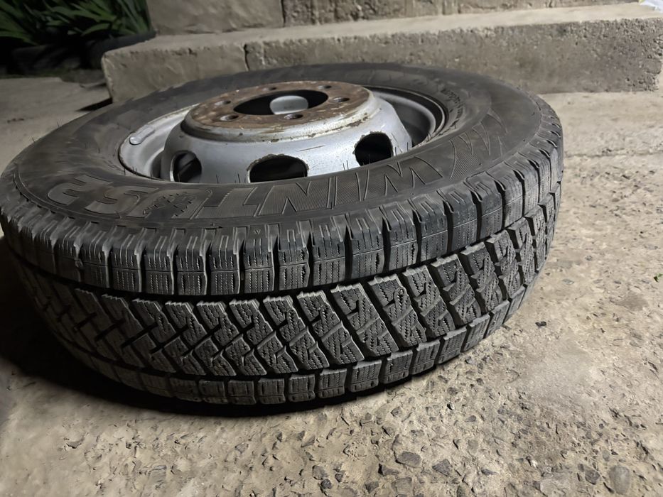 Продам шины зимние 215/75/16 lassa 2 шт