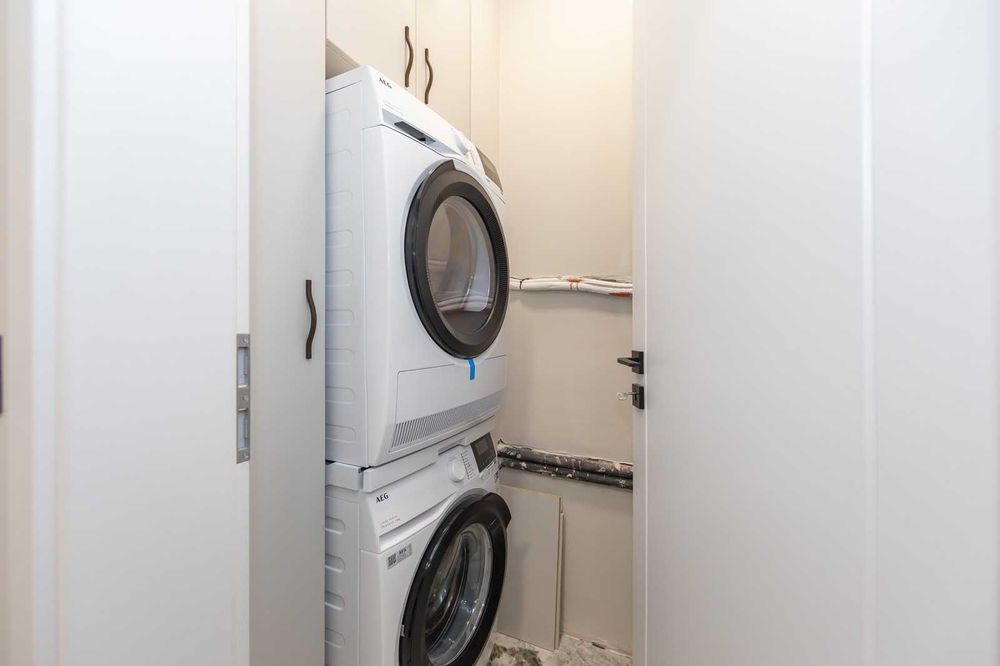 Продава се Двустаен апартамент в София, Света Троица - 66 кв.м за 1637 €/кв.м - Снимка #6