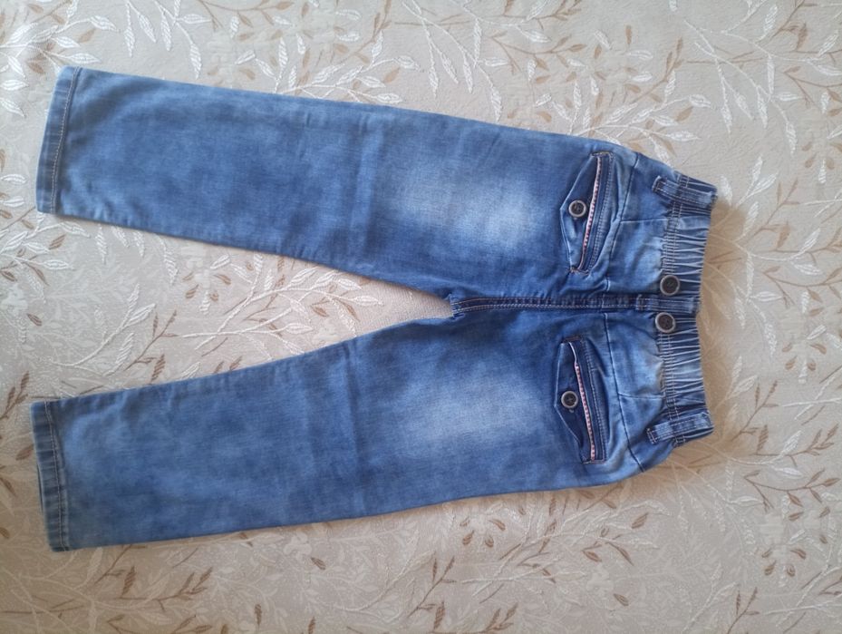 К-т дънки и горница за 3-4години