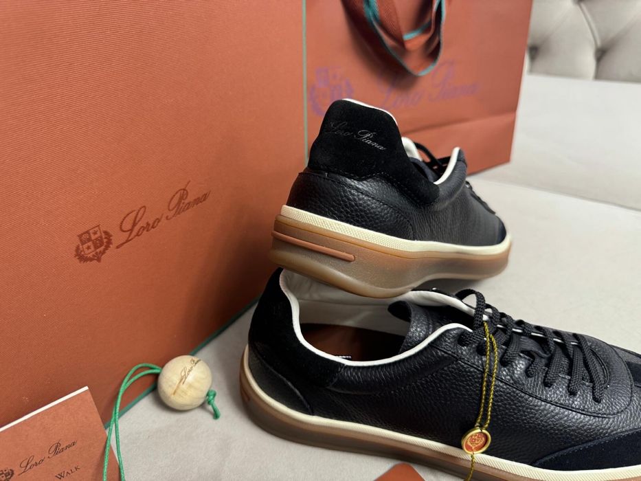 Adidasi originali Loro