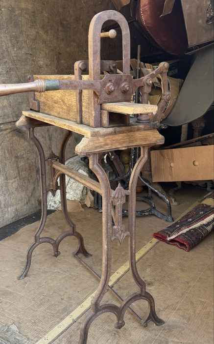 Taietor  tutun vechi decor sau uz