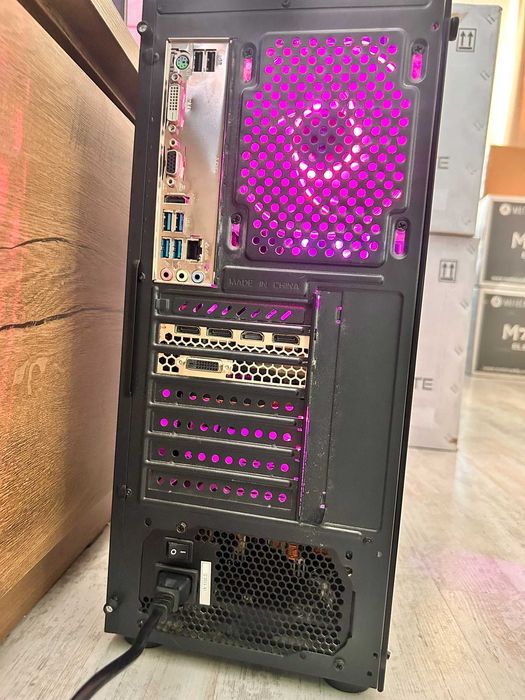 Продавам геймърски / работен компютър NVIDIA GeForce GTX 1070 Ti