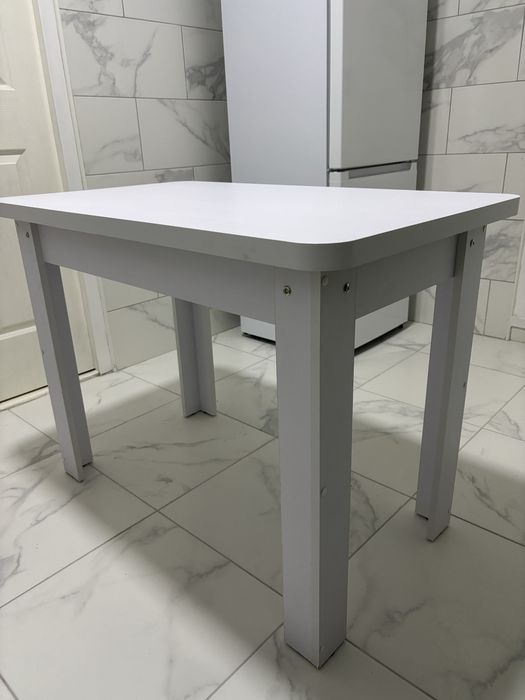 Masă de bucătărie albă