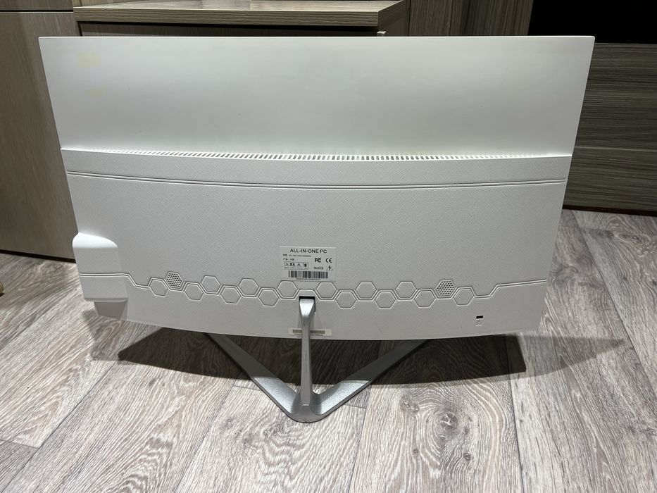 Моноблок i3-10100, 8gb, 256gb nvme, 24 диагональ