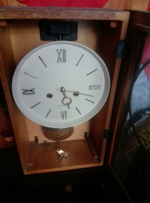 Часы с маятником ис боем