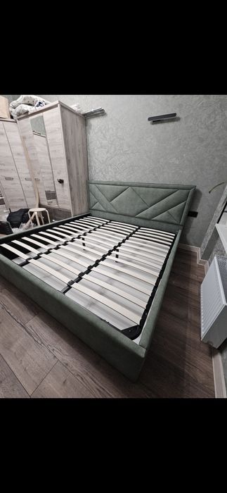 Кровать двуспальная