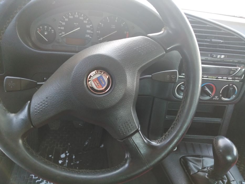 Продам BMW е 36.