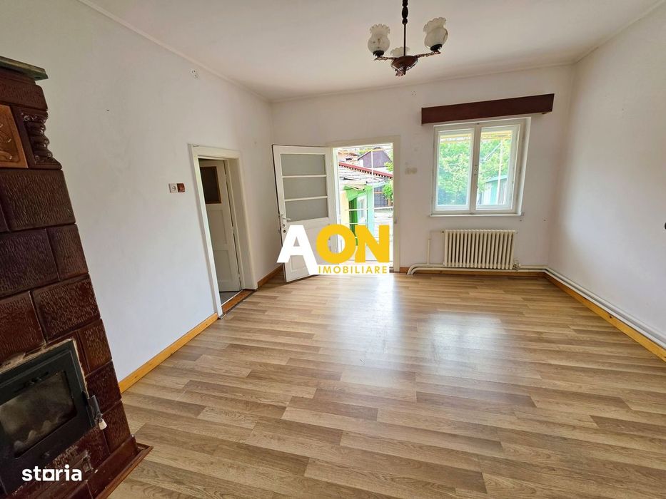 Casa 4 camere, 2 garaje, 652 mp teren, zona exclusivista, Cetate