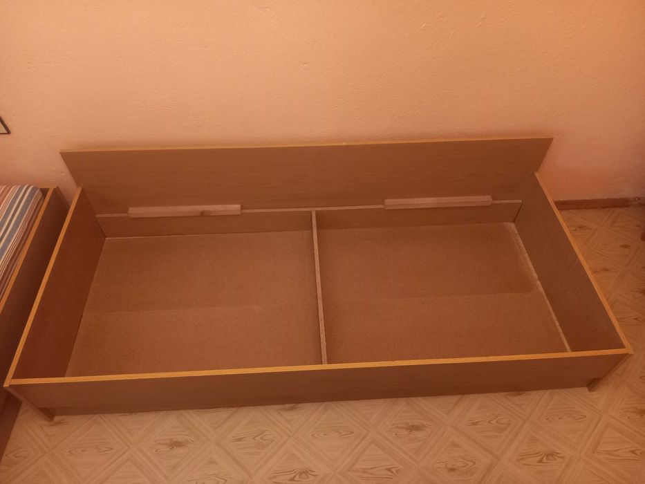 Единично легло с матрак