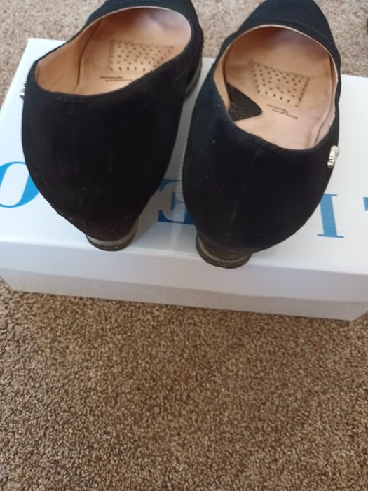 Обувки от естествен велур