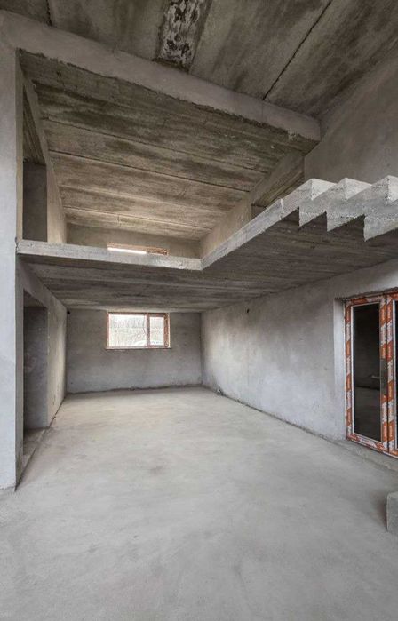 Найман махалласида 3 сотик ховли коробка сотувда