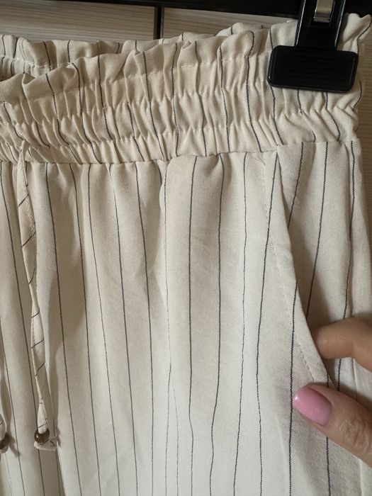 НОВ с етикета стилен и прохладен панталон