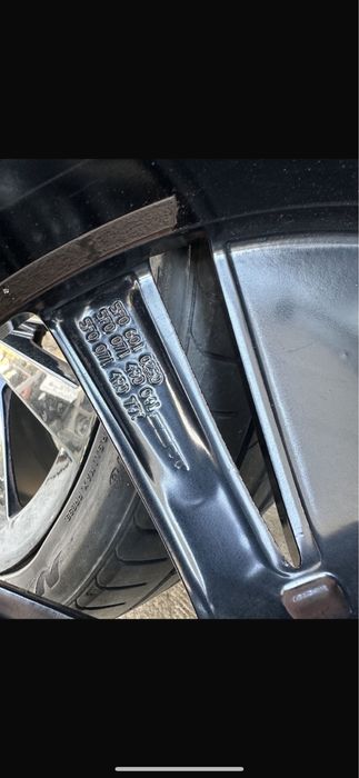 Vand jante seat r18 ,se potrivesc pe vw ,skoda,audi pretul este de 2000 ron fara anvelope sau cu anvelope la pretil de 2600 ron (235 50 r18)