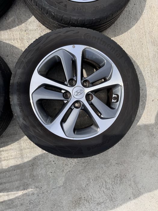 4бр. оригинални лети джанти 16” 5 х 114.3 с летни гуми за Хюндай И30