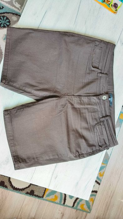 Pantaloni scurți bărbați maro