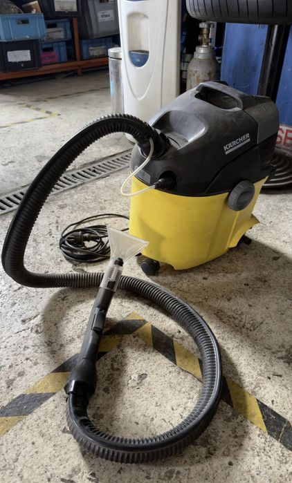 Aspirator Karcher  Injectie extractie detailing  inchiriez