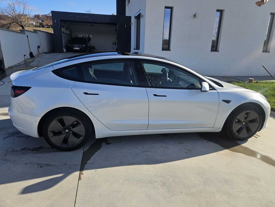 Tesla 3 standard range plus 2021