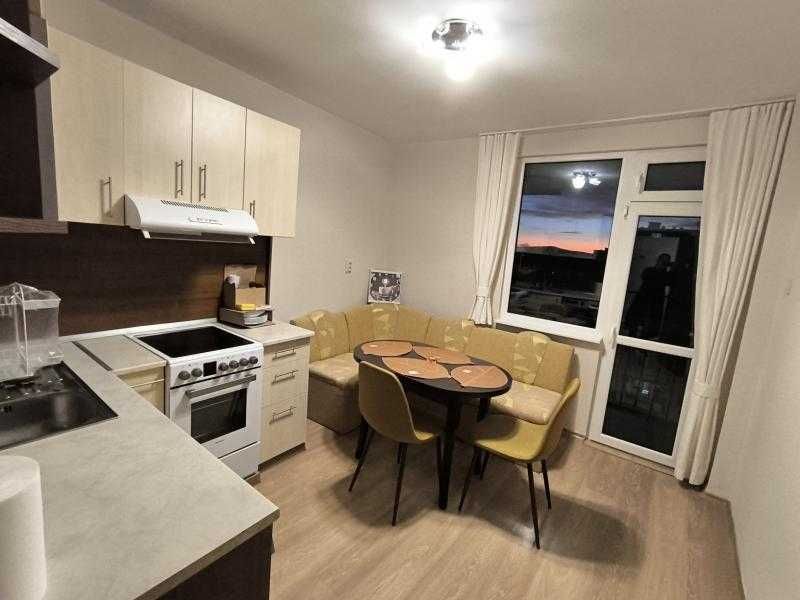 Дава се под наем Тристаен апартамент в Бургас, Център - 85 кв.м за 433.5 € - Снимка #2