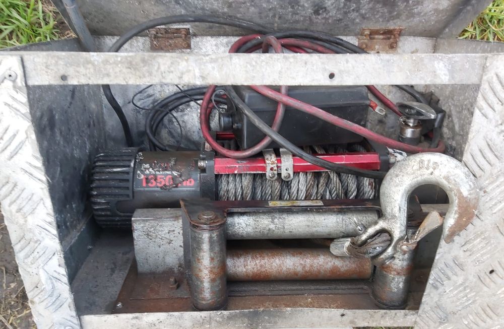 Troliu auto 12v  13500lbs/ 6,5 tone