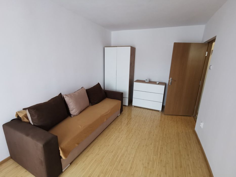 Închiriez garsoniera