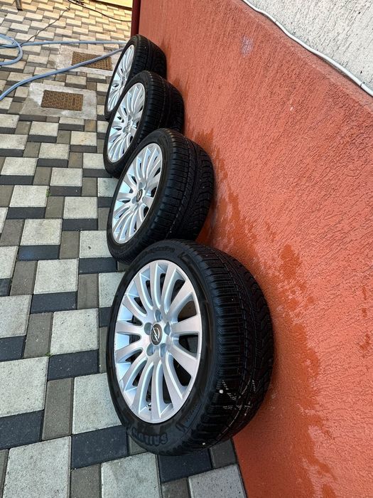 Vând set de rotii cu cauciucuri iarna  245 45 18 dot 2023